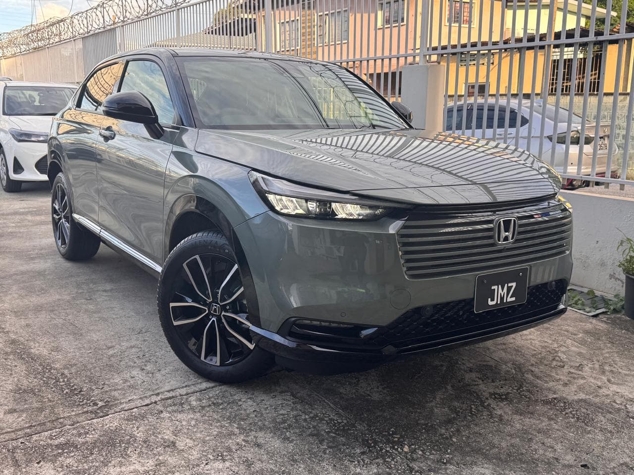 2026 Honda Vezel Play Premium e-HEV (Brand New)
