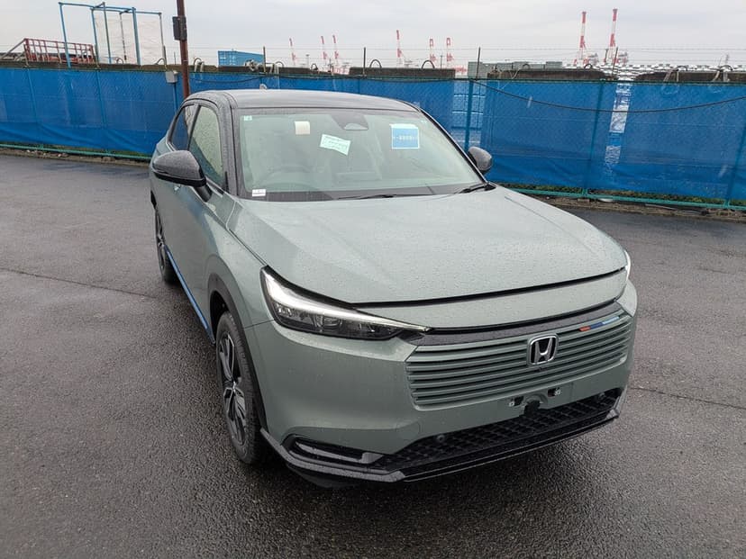 2026 Honda Vezel Play Premium e-HEV (Brand New)